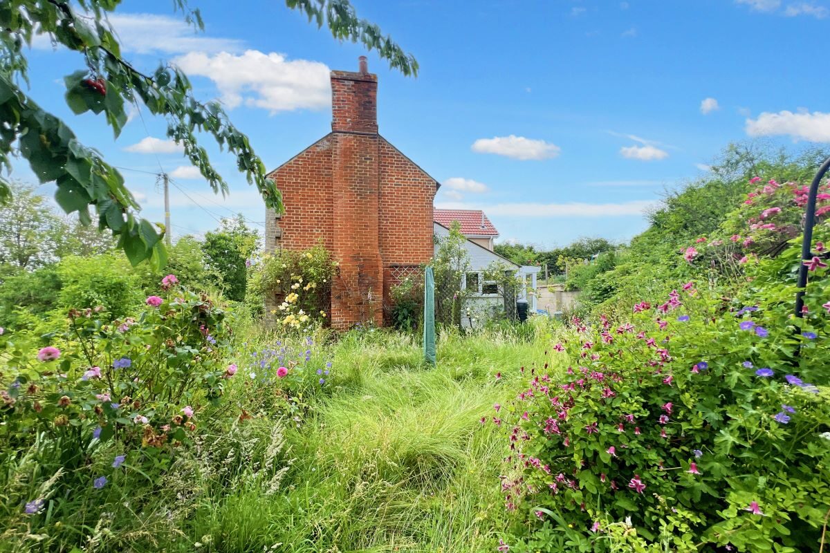 Rose Cottage, Barking, Ipswich, Suffolk, IP6 8HP - Goldings Auctions