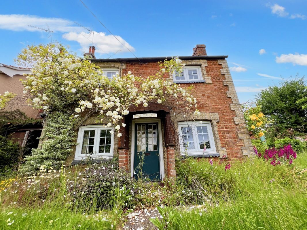 Rose Cottage, Barking, Ipswich, Suffolk, IP6 8HP - Goldings Auctions