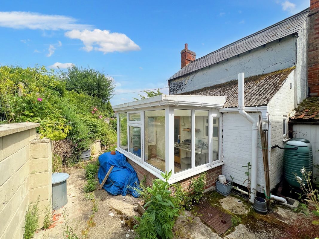 Rose Cottage, Barking, Ipswich, Suffolk, IP6 8HP - Goldings Auctions